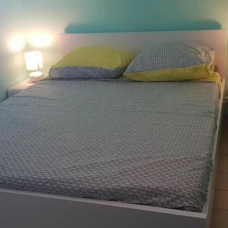 Duplex With Beautiful Sea View شقة *