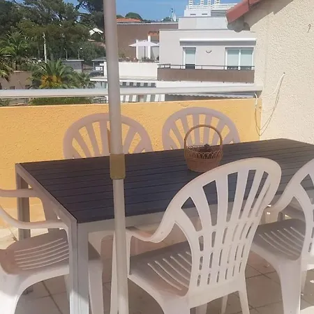 Duplex With Beautiful Sea View شقة *